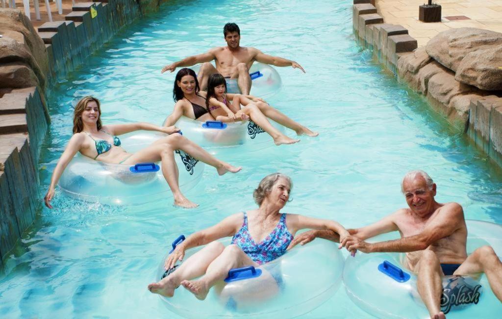 Piazza Diroma - Cortesia Park Diroma, Splash E Slide Caldas Novas Eksteriør billede