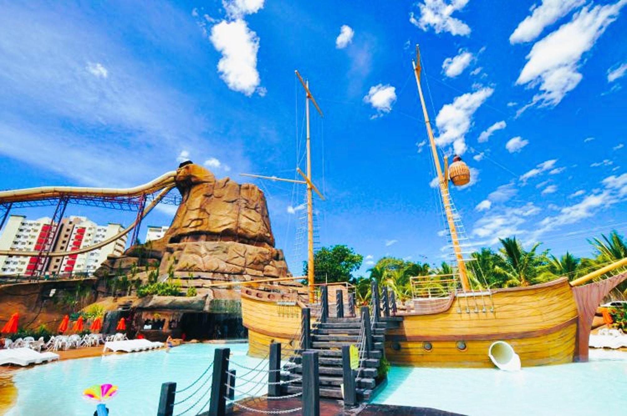 Piazza Diroma - Cortesia Park Diroma, Splash E Slide Caldas Novas Eksteriør billede