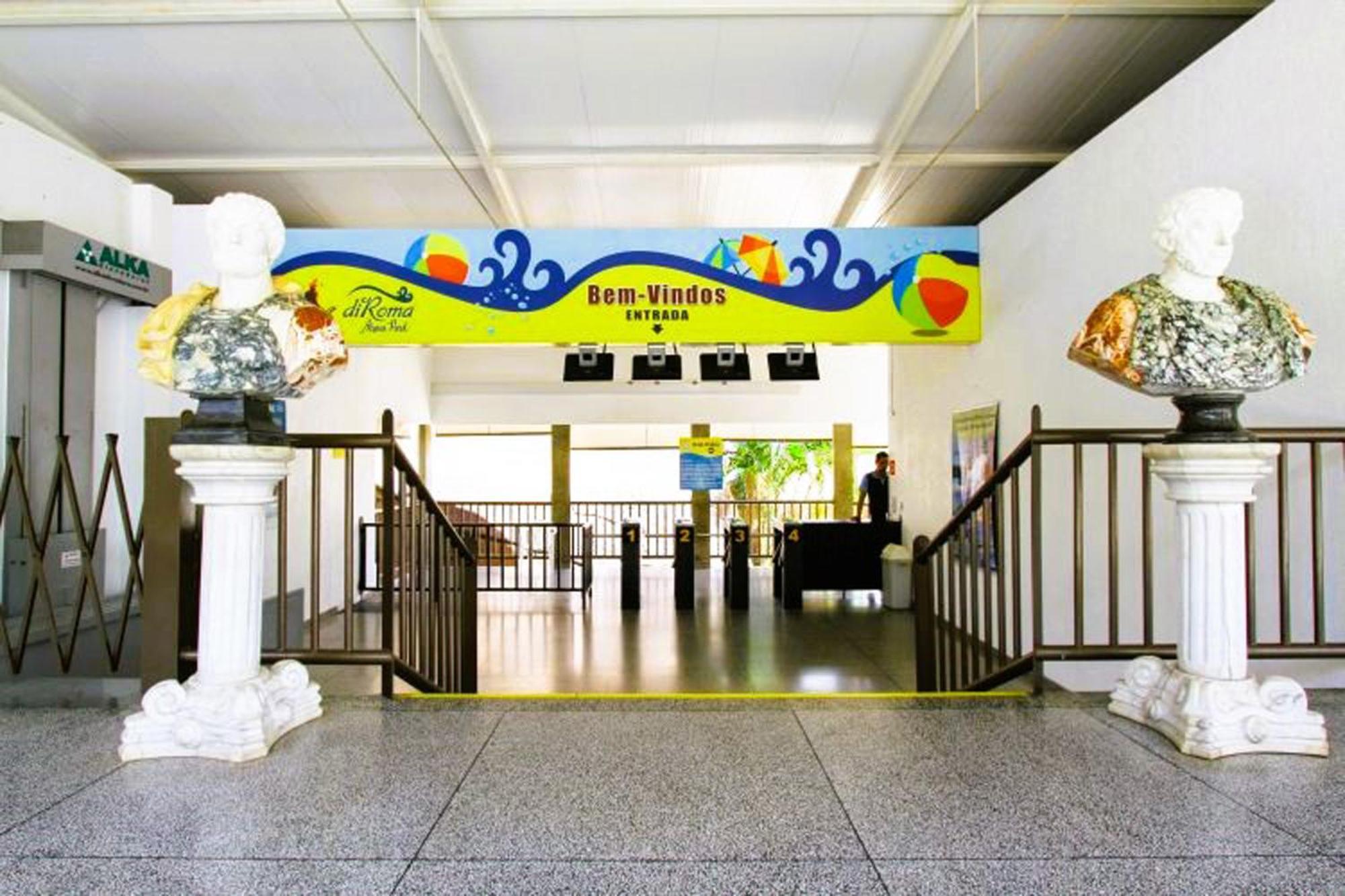 Piazza Diroma - Cortesia Park Diroma, Splash E Slide Caldas Novas Eksteriør billede